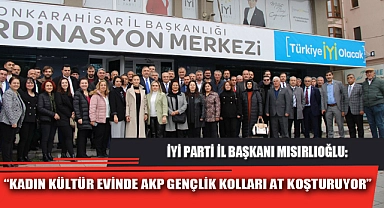 “KADIN KÜLTÜR EVİNDE AKP GENÇLİK KOLLARI AT KOŞTURUYOR”