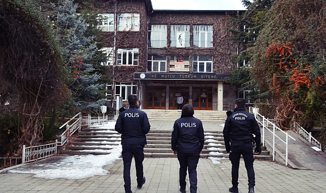 OKUL ÇEVRELERİNDE DENETİMLER SÜRÜYOR