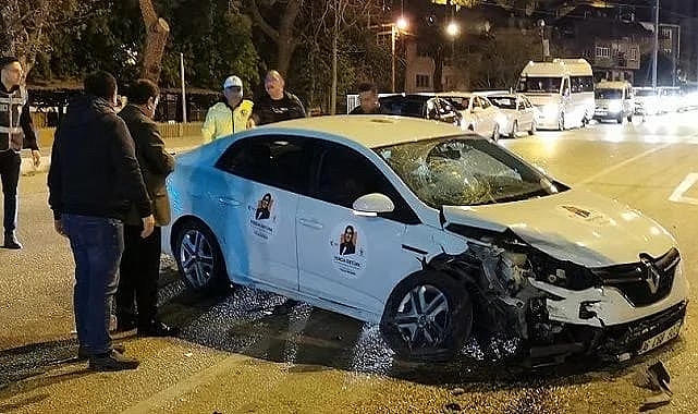 MİLLETVEKİLİ ADAYININ ARACI DİNAR'DA KAZA YAPTI