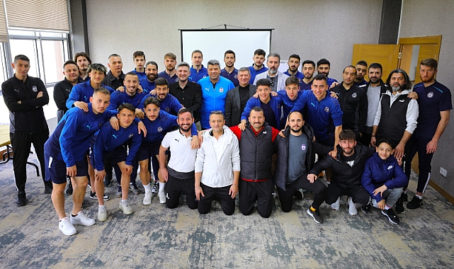 Mor Şimşekler Bayramlaştı