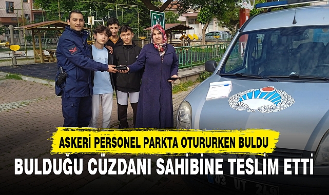 Afyonkarahisar'da askeri personel parkta otururken buldu