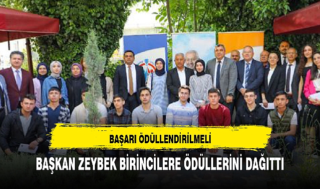 BAŞKAN ZEYBEK BİRİNCİLERE ÖDÜLLERİNİ DAĞITTI