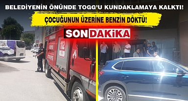 BELEDİYE ÖNÜNDE DEHŞETE DÜŞÜREN OLAY!