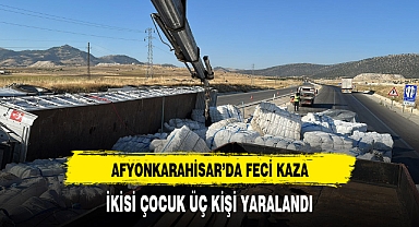 AFYONKARAHİSAR'DA FECİ KAZA YOL  TRAFİĞE KAPANDI