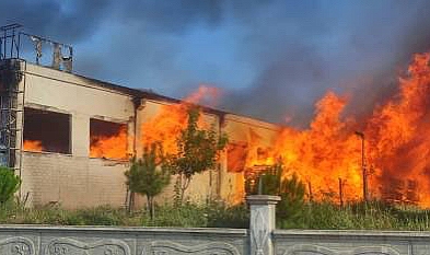 Fabrika da çıkan yangın korkuttu