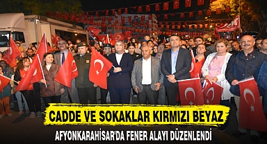 CADDE VE SOKAKLAR KIRMIZI BEYAZ