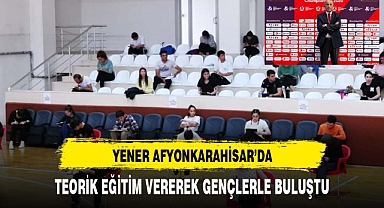 AFYON'DA DÜZENLENEN VOLEYBOL ADAY HAKEM KURSUNA BÜYÜK İLGİ