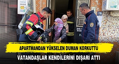 APARTMANDAN YÜKSELEN DUMAN KORKUTTU