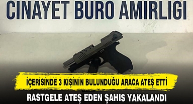 İÇERİSİNDE 3 KİŞİNİN BULUNDUĞU ARACA ATEŞ ETTİ