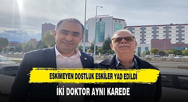 İKİ DOKTOR AYNI KAREDE