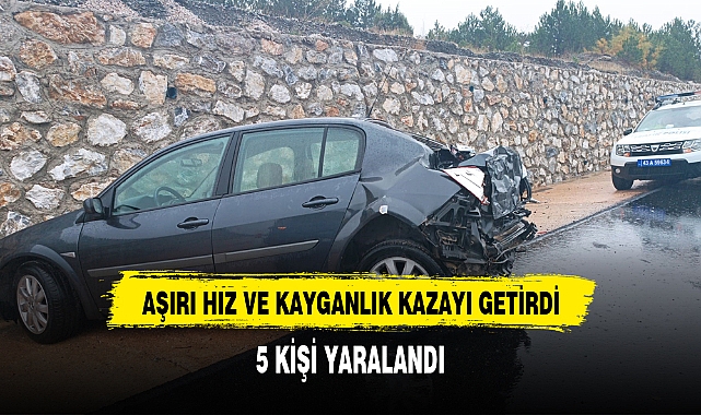 Kayganlaşan yol kazayı beraberinde getirdi: 5 kişi yaralandı