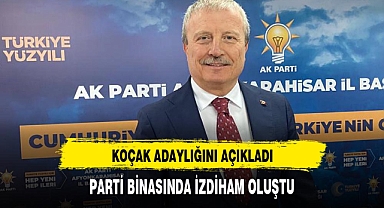 Koçak parti binasında büyük çoşku ile karşılandı