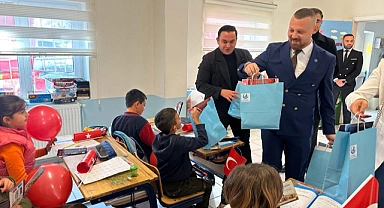 Ülkücü gençler öğrencileri ziyaret etti