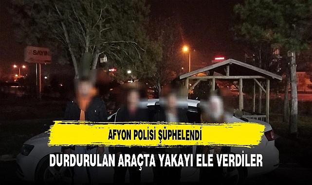 Afyon Polisi Şüphelendi. Durdurdukları Otomobilden Göçmen Kaçakçıları Çıktı