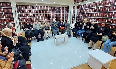 Afyonkarahisar Bacım Sultan Kız Yurdu, Şehit Aileleriyle Buluştu: Dualarla Anıldı