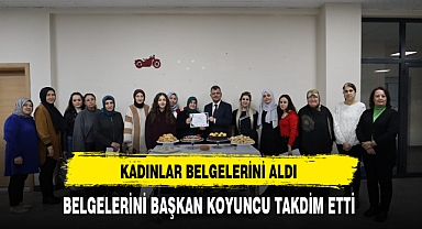 Emirdağ'ın Kadınları Belgelerini Aldı. Belgeleri Başkan Koyuncu Takdim Etti