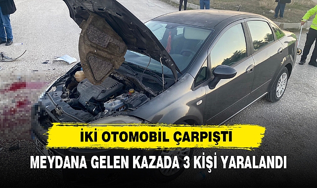 İki Otomobil Çarpıştı