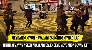 Meydanda Oyun Havaları Eşliğinde Oynadılar