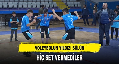 VOLEYBOLUN YILDIZI SÜLÜN