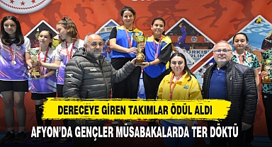 Afyon'da Gençler Masa Tenisinde Ter Döktü