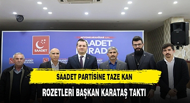 Afyon'da Saadet Partisine Yeni Üyeler Katıldı. Rozetleri Başkan Karataş Taktı