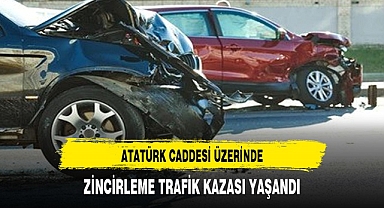 Atatürk Caddesinde Zincirleme Trafik Kazası Yaşandı