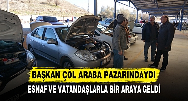 Başkan çöl araba pazarındaydı