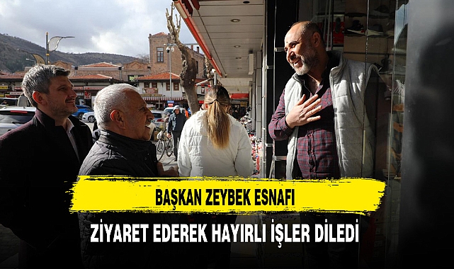 Başkan Zeybek'in Cuma Namazı Sonrası  Esnafla Bir Araya Geldi
