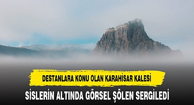 Karahisar Kalesi Sislerin Altında Görsel Şölen Sergiledi