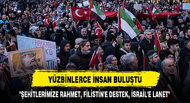 YÜZBİNLERCE İNSAN KÖPRÜDE BULUŞTU
