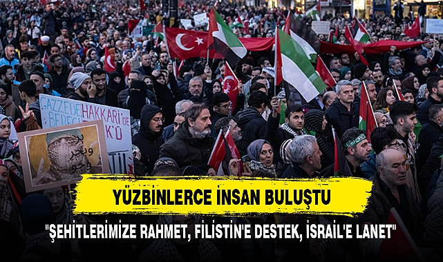 YÜZBİNLERCE İNSAN KÖPRÜDE BULUŞTU