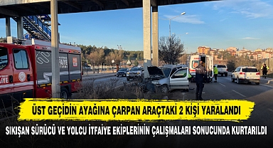 Üst Geçidin Ayağına Çarpan Araçtaki 2 Kişi Yaralandı