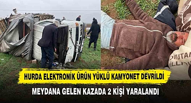 Hurda Elektronik Ürün Yüklü Kamyonet Devrildi