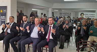 İYİ PARTİ'DE YÜRÜYÜŞ ÖNCESİ DUALAR OKUNDU
