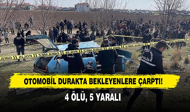 Otomobil Durakta Bekleyenlere Çarptı!