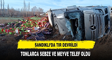 Sandıklı'da Tır Devrildi