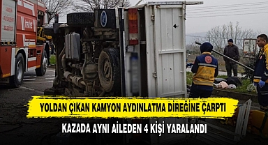 Yoldan Çıkan Kamyon Aydınlatma Direğine Çarptı