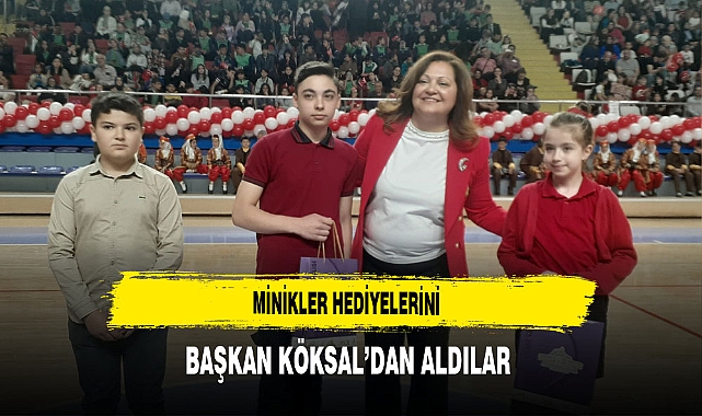 Minikler Hediyelerini Başkan Köksal'dan Aldılar