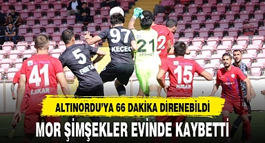 MOR ŞİMŞEKLER EVİNDE KAYBETTİ