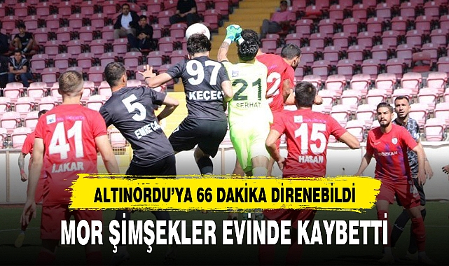 MOR ŞİMŞEKLER EVİNDE KAYBETTİ