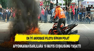 AKROBASİ PİLOTU POLAT'TAN AFYONLULARA ÖZEL ŞOV