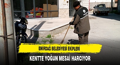 Belediye Ekipleri Kentte Yoğun Mesai Harcıyor