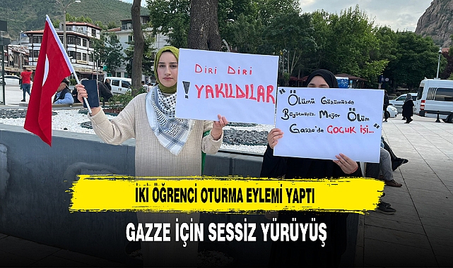Gazze İçin Sessiz Yürüyüş İki Öğrenci Oturma Eylemi Yaptı