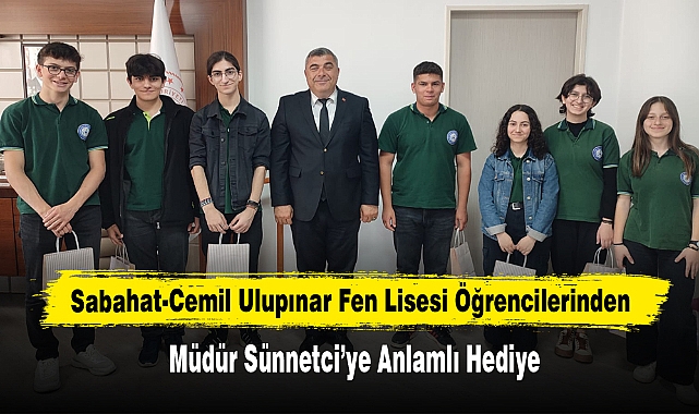 Öğrencilerinden  Müdür Sünnetci’ye Anlamlı Hediye