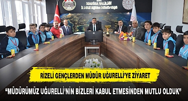 Turgutlu Şadi Turgutlu Ortaokulu Voleybol Takımı Manisa İl Müdürü'nü Ziyaret Etti