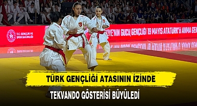 Türk Gençliği Atasının İzinde: Tekvando Gösterisi Büyüledi