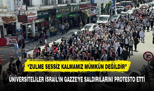 ÜNİVERSİTELİLER İSRAİL'İN GAZZE'YE SALDIRILARINI PROTESTO ETTİ