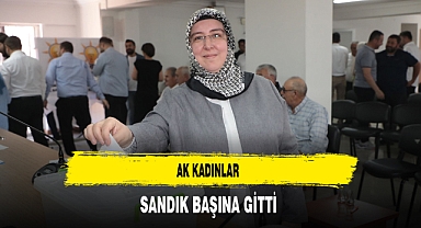 AK Kadınlar Sandık Başına Gitti