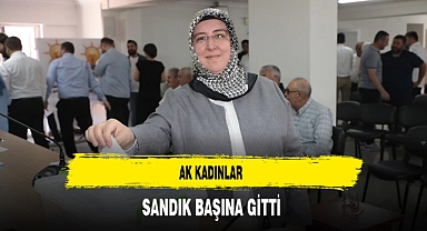 AK Kadınlar Sandık Başına Gitti