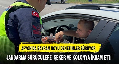 Jandarma sürücüleri şeker ve kolonya ile durdurdu